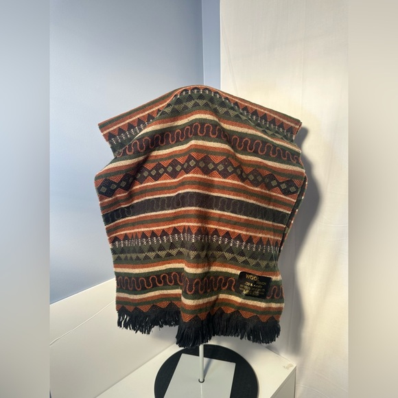 Wide Bohemian acrylic scarf wrap made in Korea geometric orange and green - Picture 8 of 9